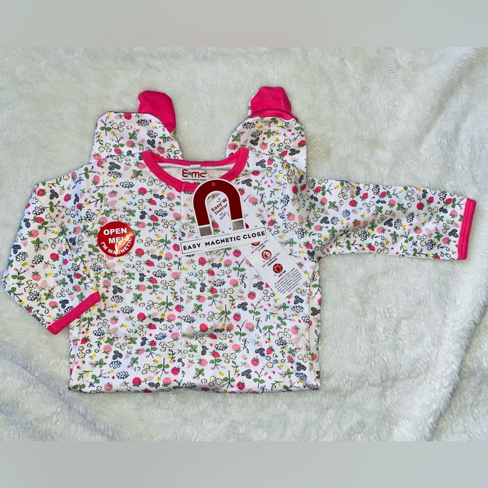 NWT E=MC2 Magnetic Footsie - Picture 4 of 6